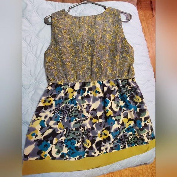 Simply Vera Mixed Print Sleeveless Blouse - Picture 4 of 4